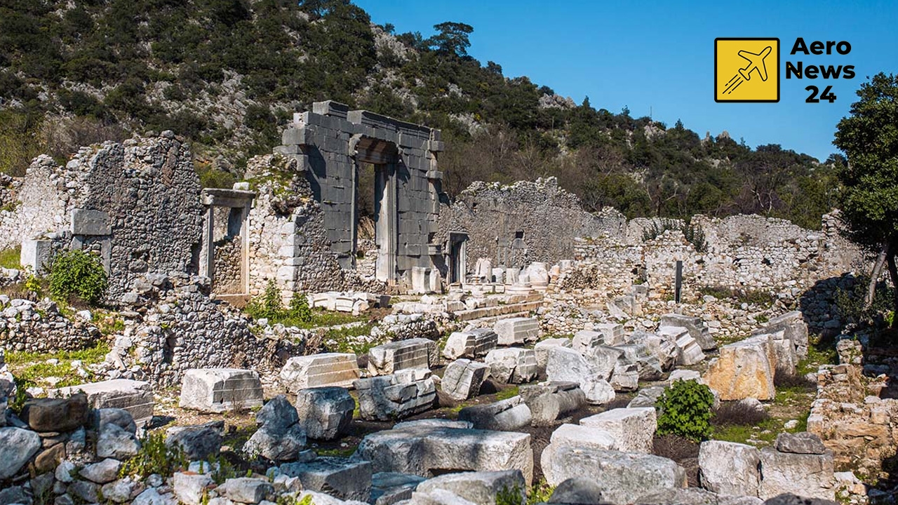 Neue Mosaike und Inschriften in der antiken Stadt Olympos ausgegraben