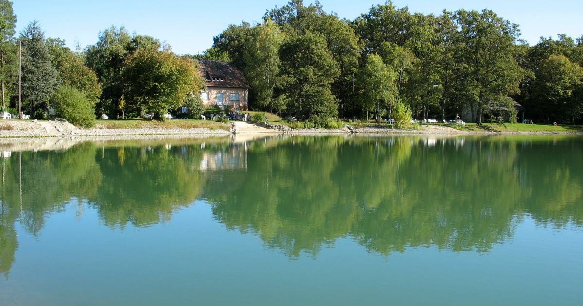 One summer, one memory. A “Mulhouse Plage” in Richwiller: the story of a public body of water that became private.