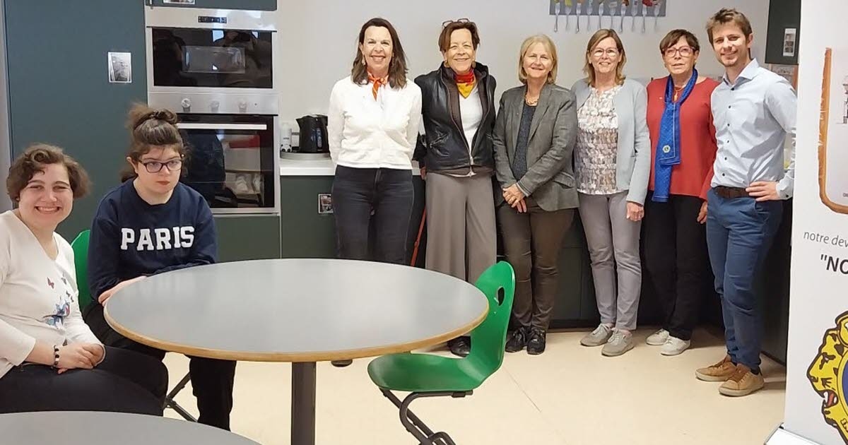 Club de Servicio. Donación para la cocina del IME.