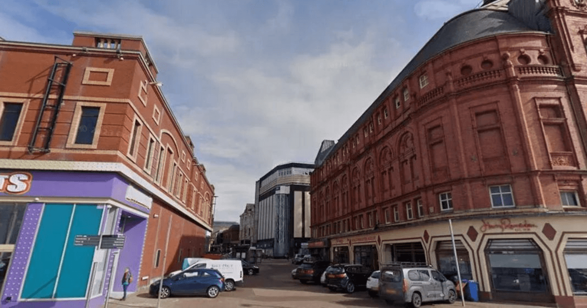 Blackpool 'emergency' LIVE: Locals warned to 'avoid area' as streets closed off