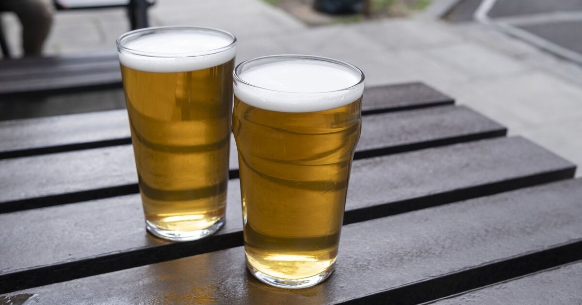 Sono un esperto di alcol: ecco i 5 migliori spuntini per prevenire i postumi della sbornia