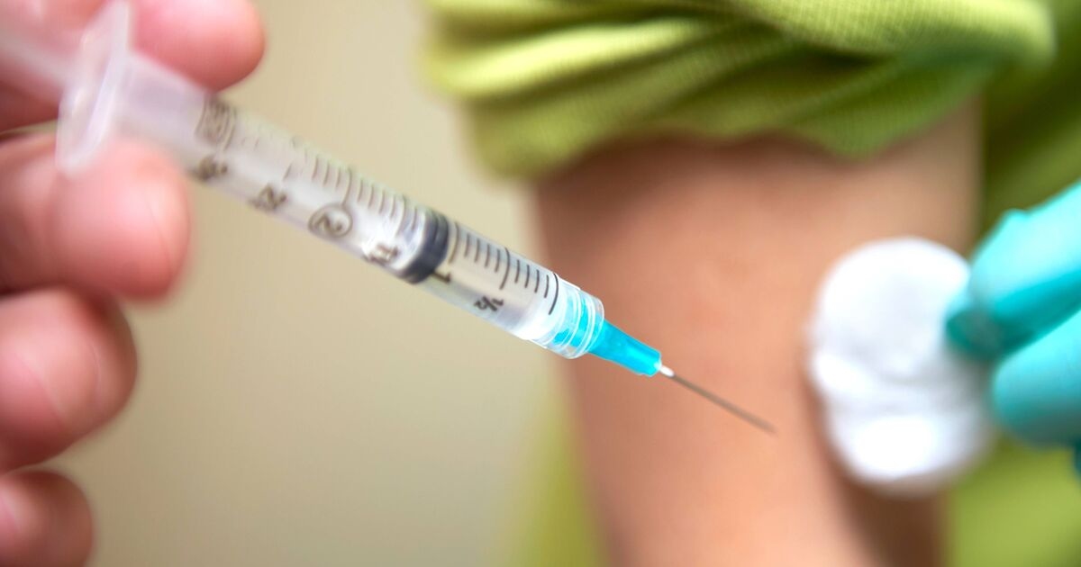 NHS, bazı İngilizleri 1 Ekim'den itibaren önemli aşı randevusu almaya çağırıyor - nasıl yaptırabilirsiniz?