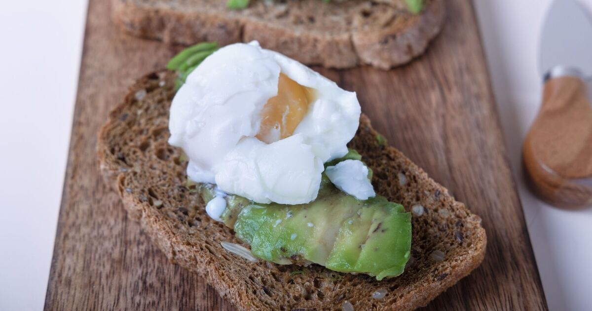 Make 'perfect' poached egg's with professional chef's foolproof method every time