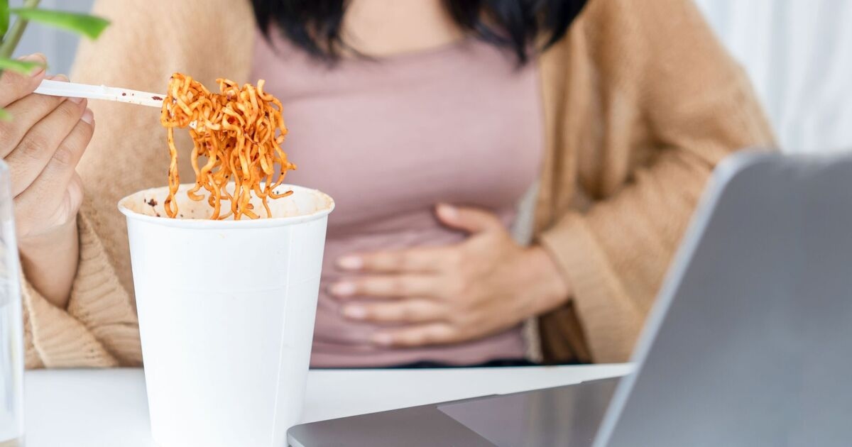 Los primeros síntomas del cáncer pueden aparecer durante el desayuno, el almuerzo y la cena, advierte el NHS