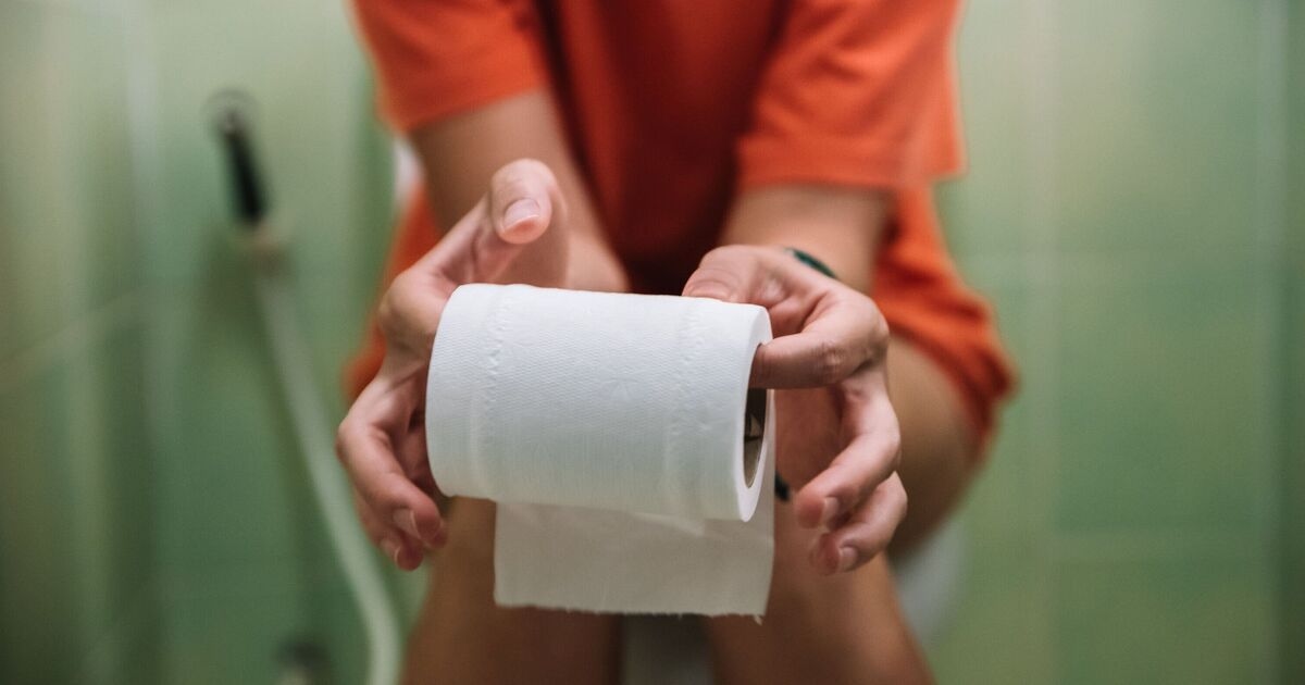 Two little-known signs when you go to the toilet that could be symptoms of silent killer