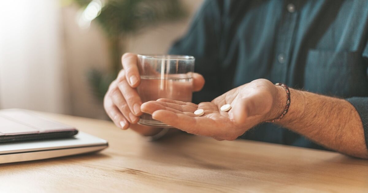 Heart failure in older people linked to common painkiller