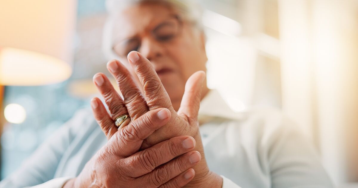 Pressing on your fingernails shows if you need to see a doctor 'immediately'