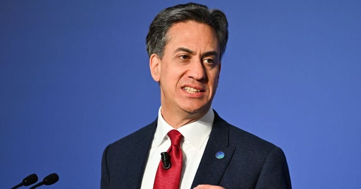 Ed Miliband dealt major blow over 'fantasy' pledge to slash energy bills