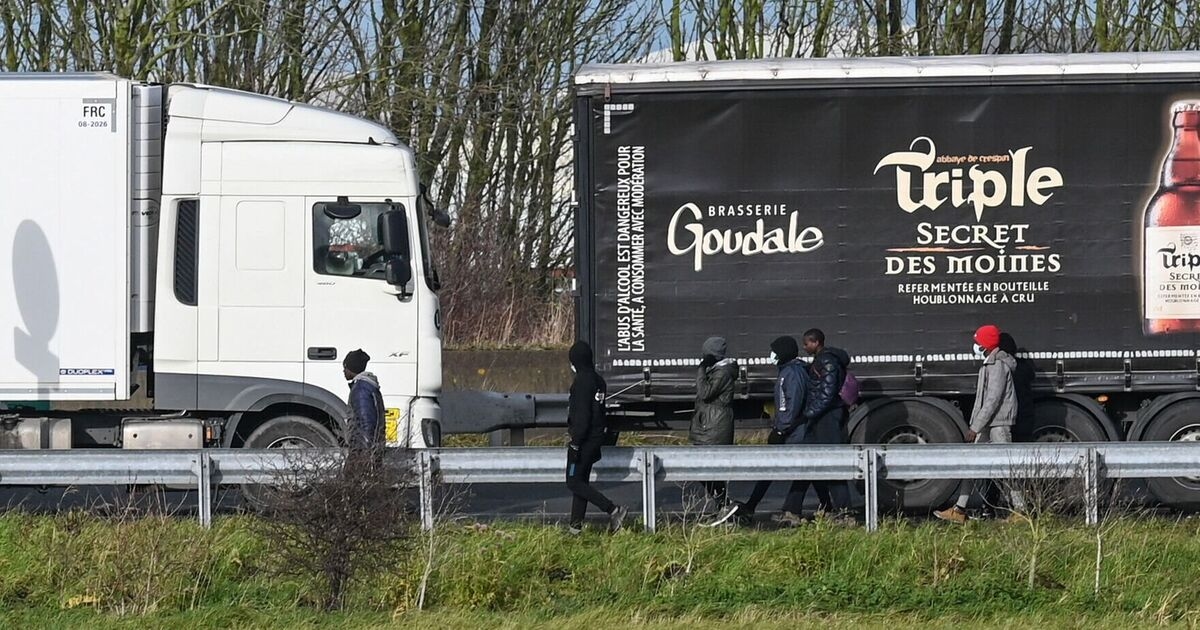 13 migranti in congelamento salvati in un camion diretto nel Regno Unito mentre si intensificano i timori per una nuova ondata di migranti