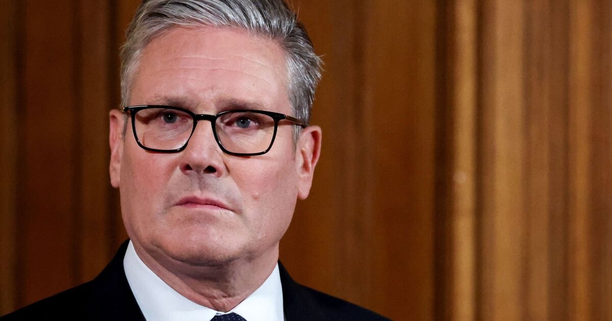 Keir Starmer slammed for latest Brexit betrayal as UK set to 'align' with EU food rules