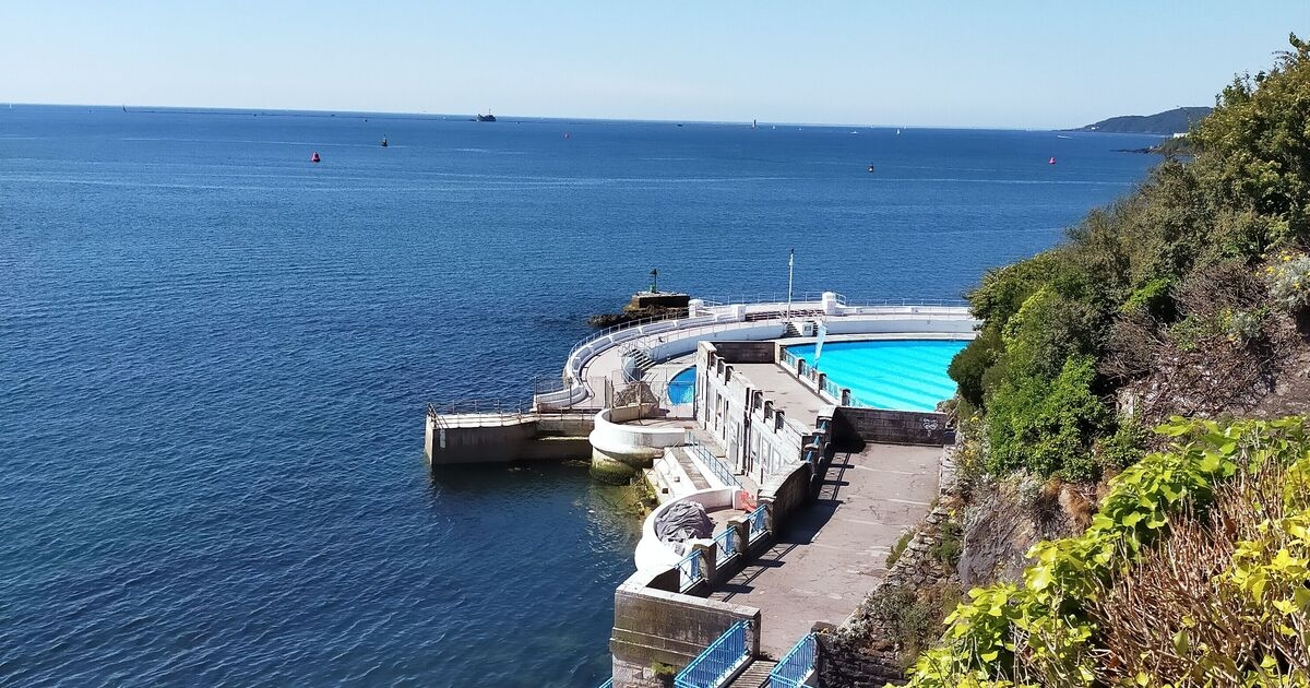 Lo splendido lido in stile art déco riapre con viste meravigliose, una baia e un bar