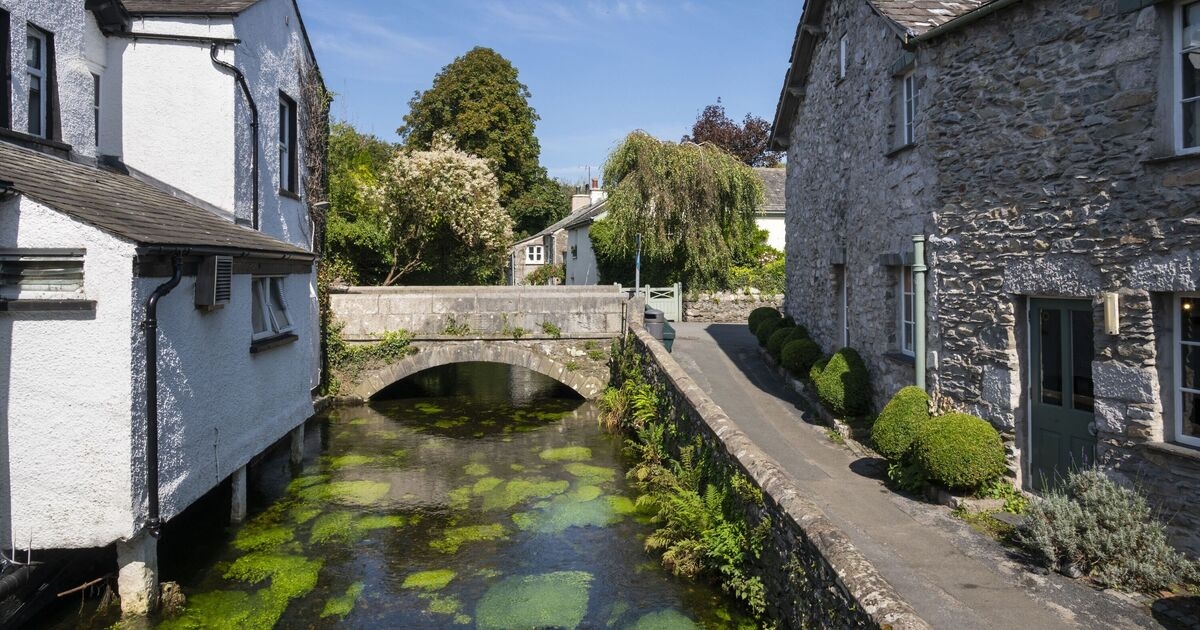 Fifth most picturesque village in England with delicious claim to fame is foodie paradise