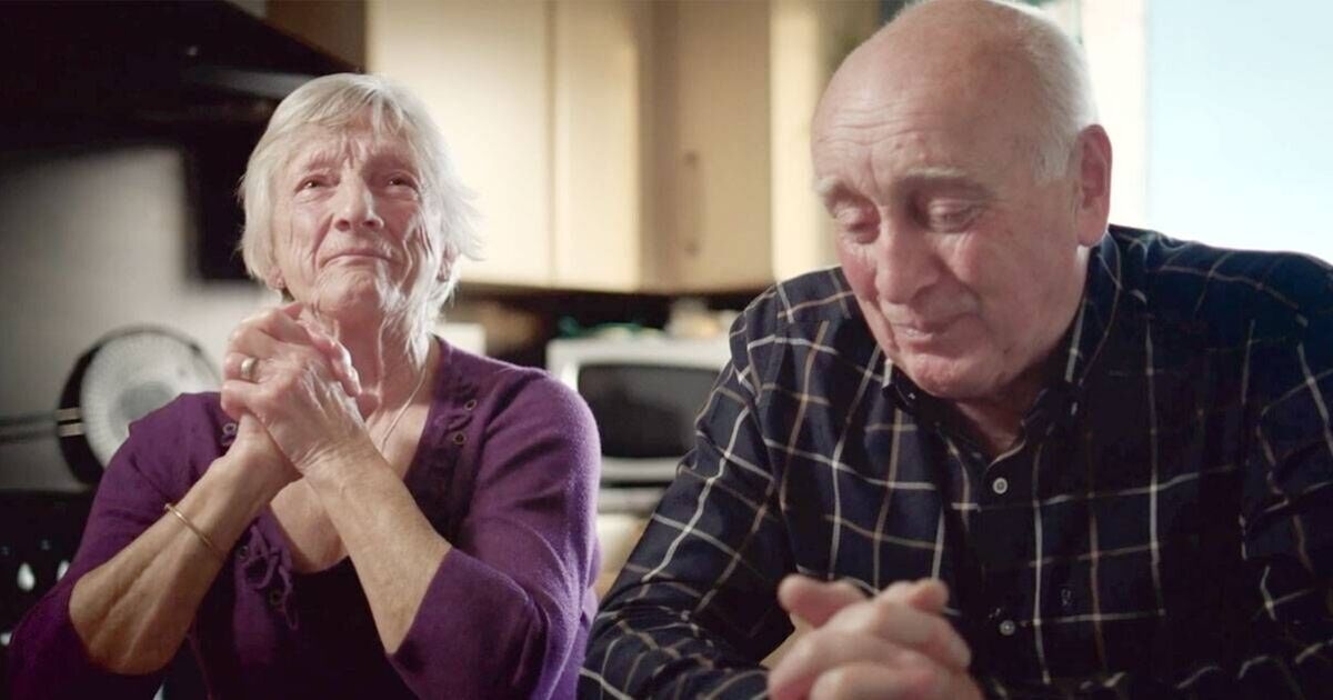 A mãe do assassino de Orkney, Michael Ross, desaba em lágrimas após confrontar o filho sobre o assassinato