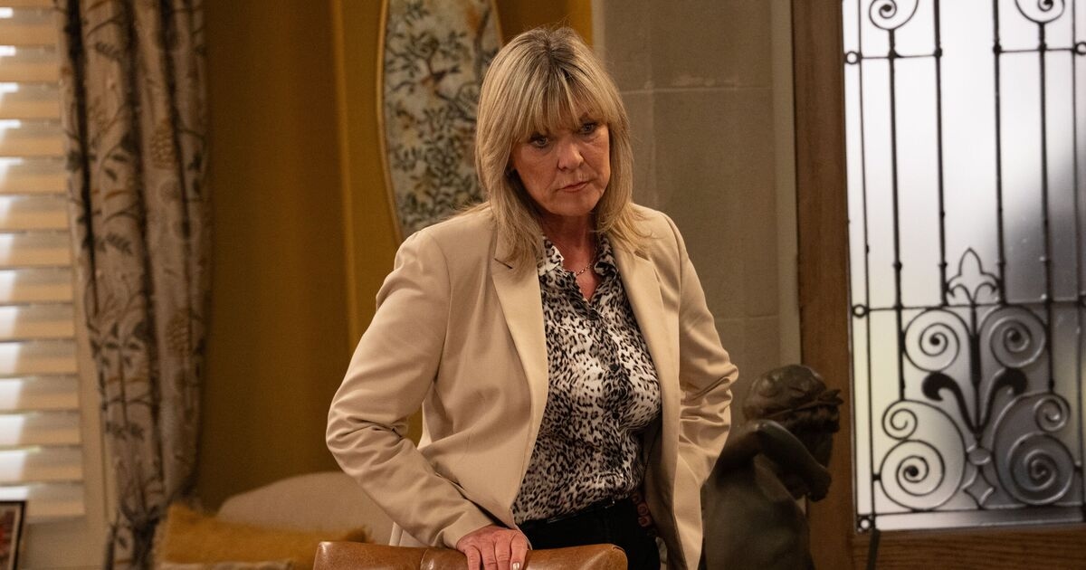 Kim Tate di Emmerdale lascia il villaggio mentre Moira Barton si ritrova con una decisione impossibile