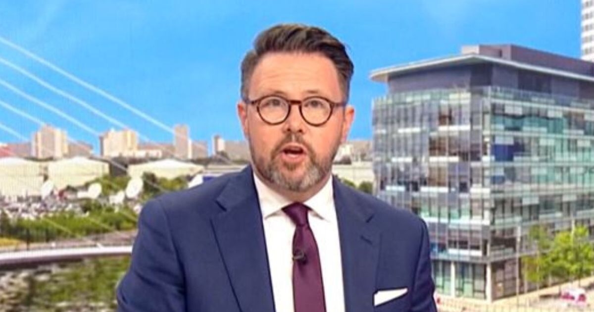 Jon Kay, présentateur de BBC Breakfast, s'excuse après avoir été contraint d'interrompre son émission.