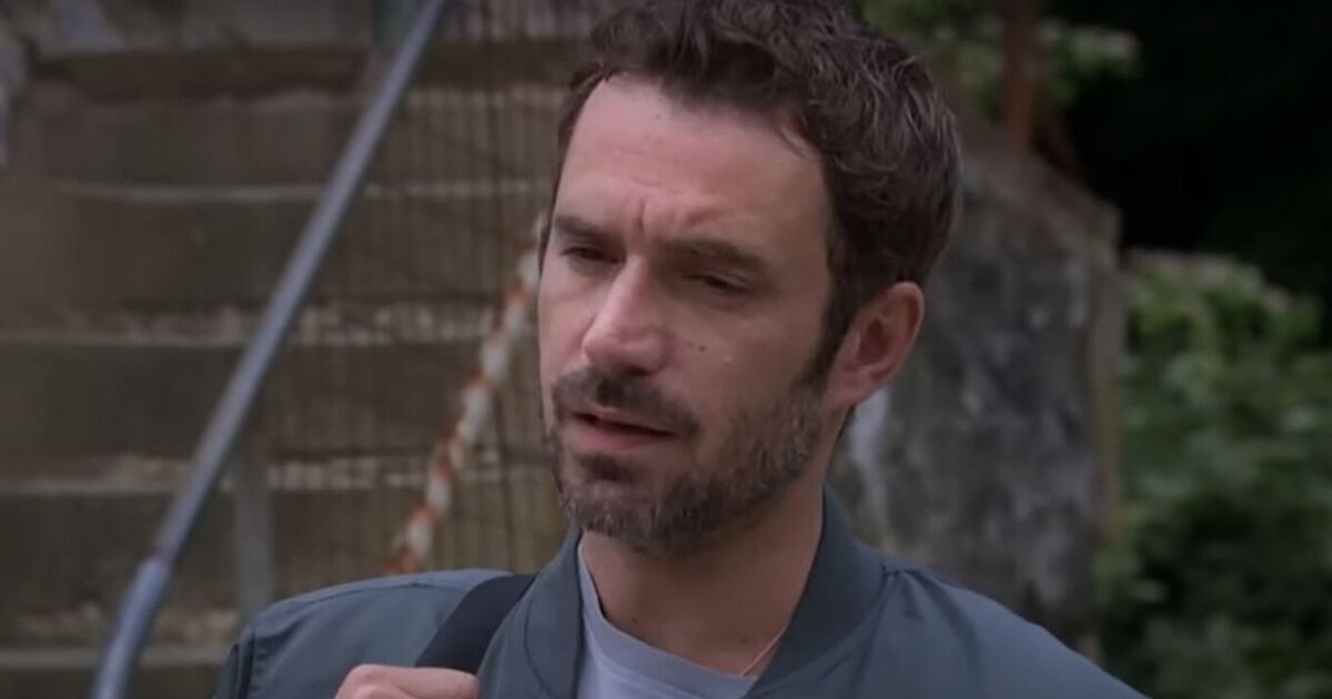 La doble salida de Emmerdale está 'sellada' cuando John Sugden hace una escalofriante llamada telefónica después de la aventura.