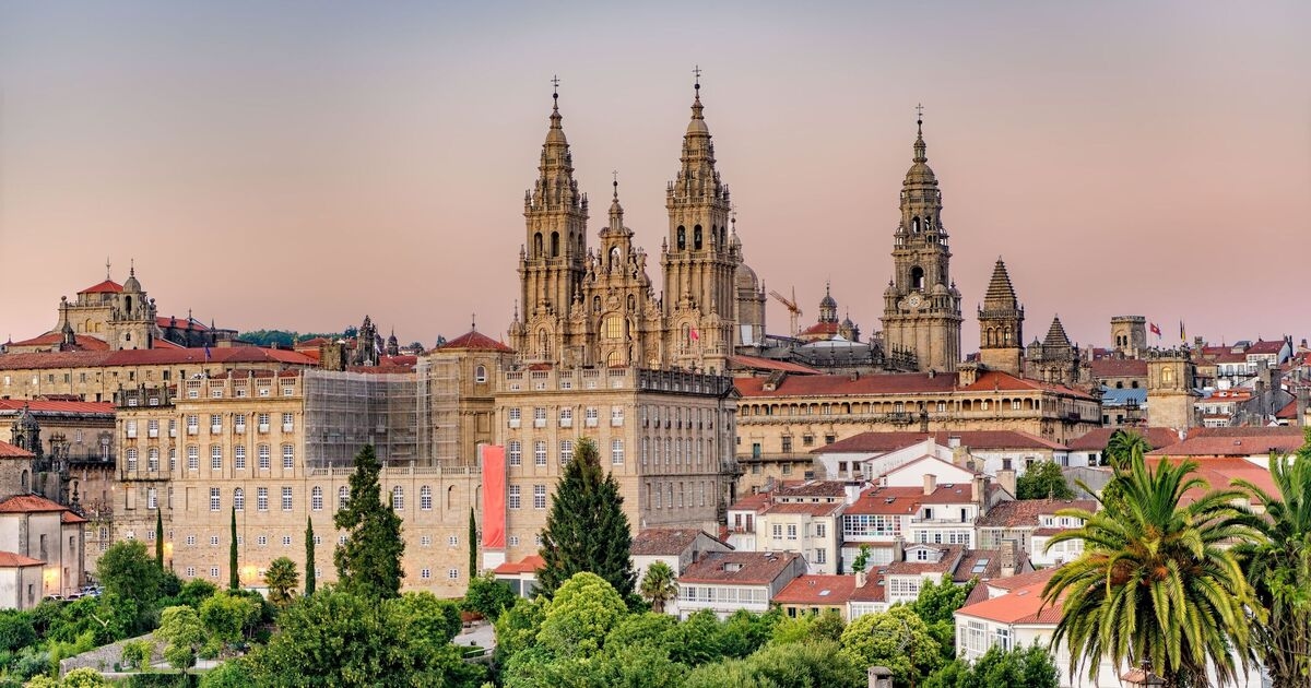 Beautiful Spanish city 'everyone should visit' - Ryanair flights cost £22 in August