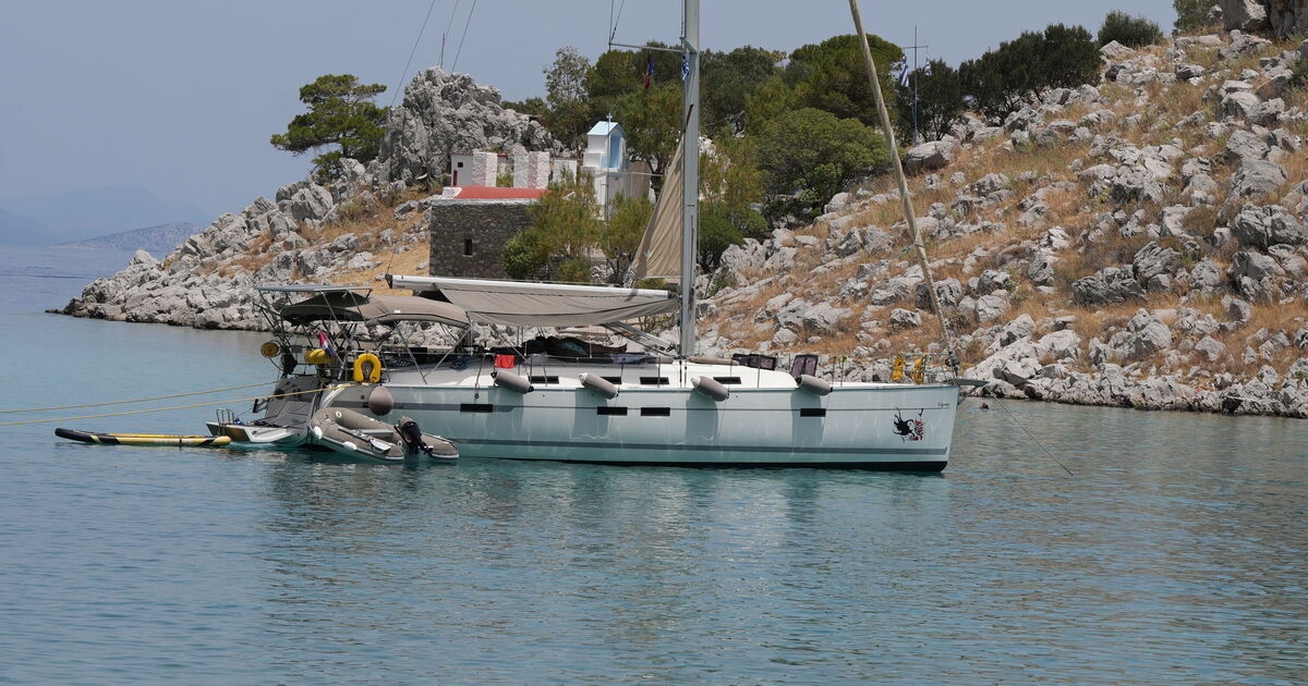 The Greek island just as pretty as Santorini where most British tourists don't go