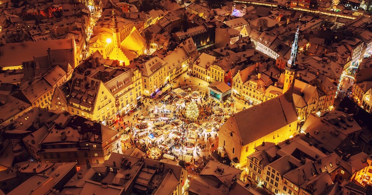 Jet2 запускает новый маршрут в «средневековый сказочный» город с заснеженной рождественской ярмаркой