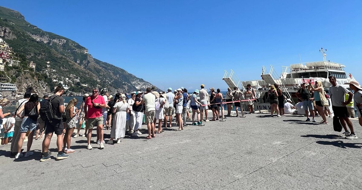 Ich besuchte einen beliebten Urlaubsort in Italien, aber die schiere Anzahl an Touristen hat es völlig ruiniert