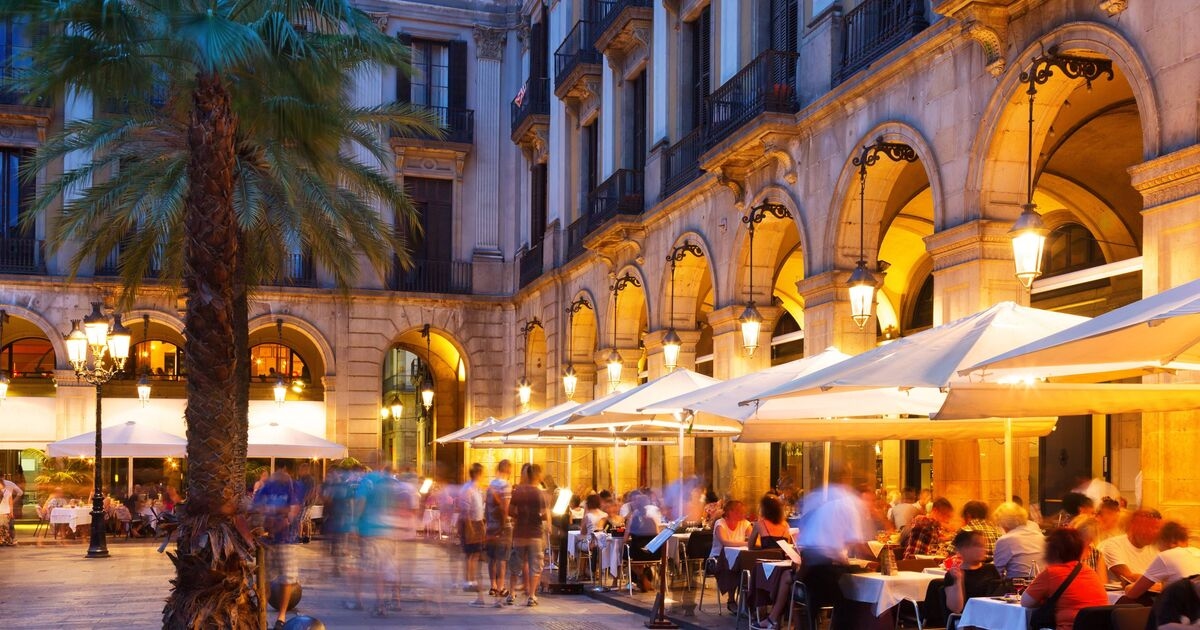 Évitez les restaurants pièges à touristes avec un panneau d'avertissement « facile à repérer à un kilomètre »