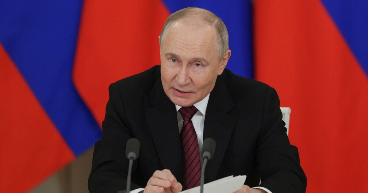 Putin calls for direct talks with Ukraine in rare late-night address as he gives deadline