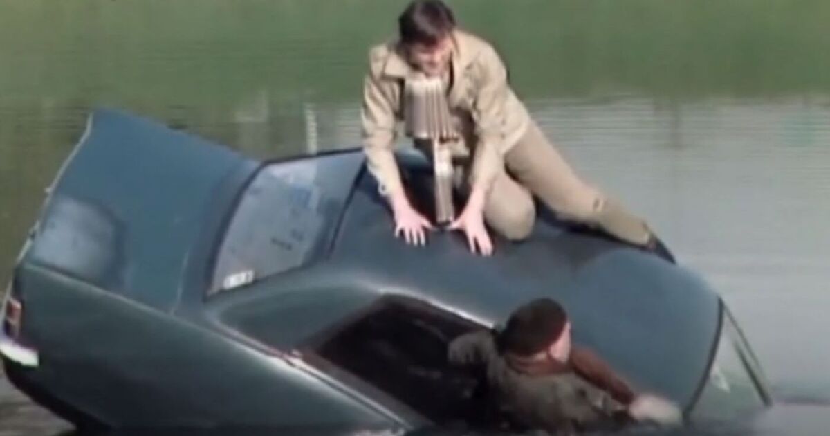 Dentro l'audace acrobazia che ha quasi distrutto un tesoro nazionale e segnato la fine di una sitcom