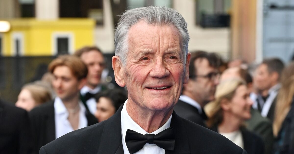 Michael Palin corre o risco de falência ao admitir que aceitou empregos que "não pagavam bem"