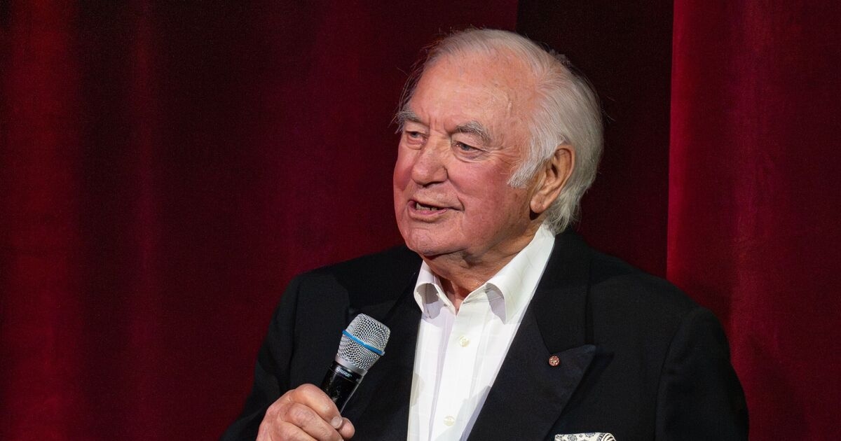 Jimmy Tarbuck zal 'aan kanker sterven' na hartverscheurende bekentenis over einde van zijn leven