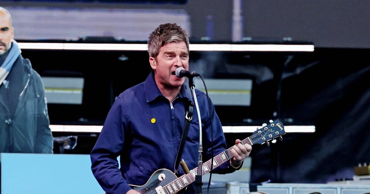Noel Gallagher verspottet die königliche Familie in einem wilden Ausbruch auf der Bühne