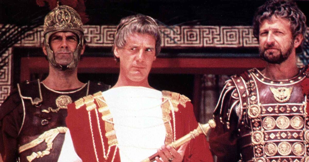 L'amata star della BBC EastEnders che ha interpretato 3 parti nel classico film dei Monty Python