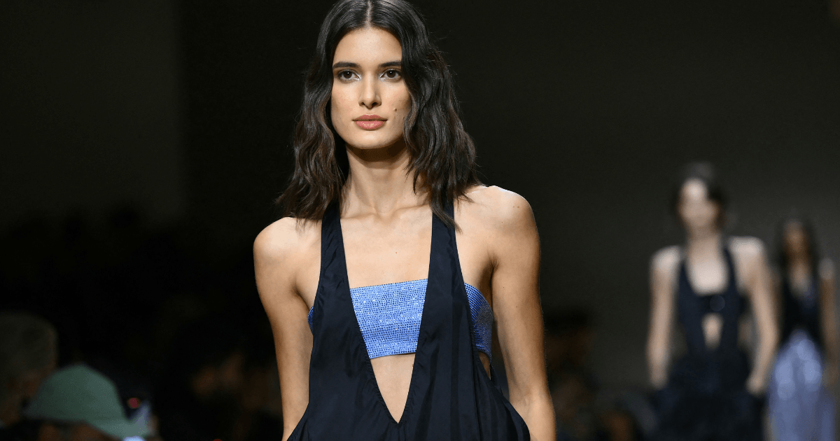 Emporio Armani SS26: La última colección de Giorgio Armani fue un testimonio de su visión atemporal para la mujer.