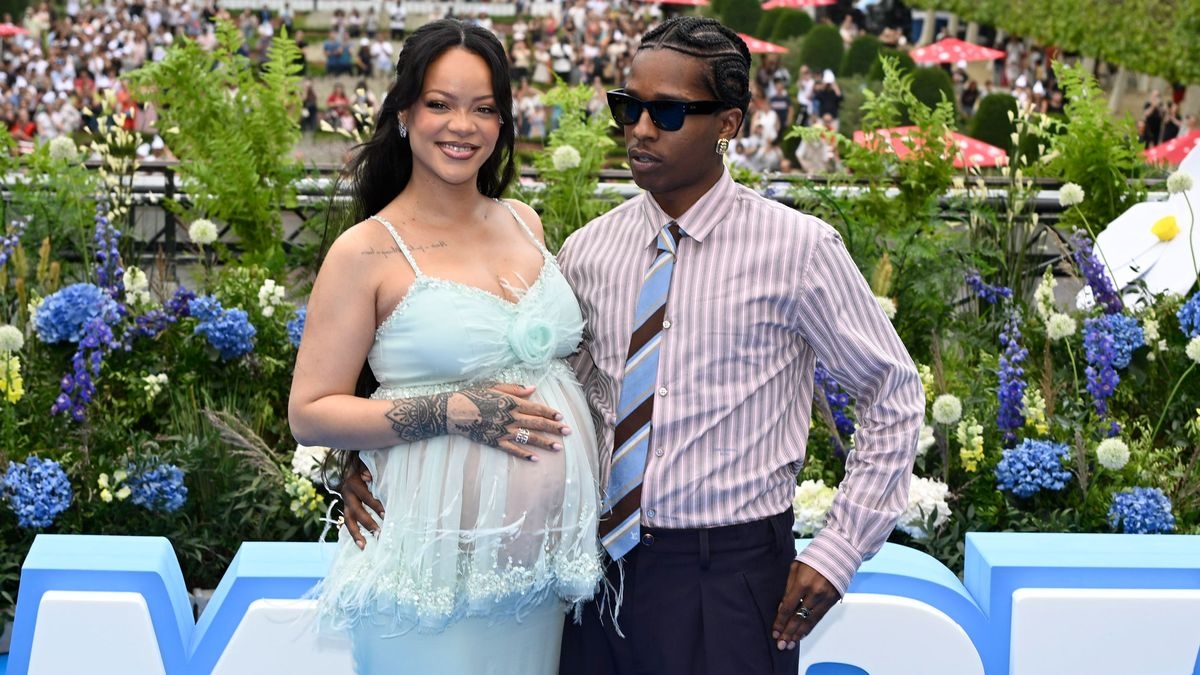 Rihanna ha appena partorito indossando un orologio da 100.000 dollari: guardalo da vicino