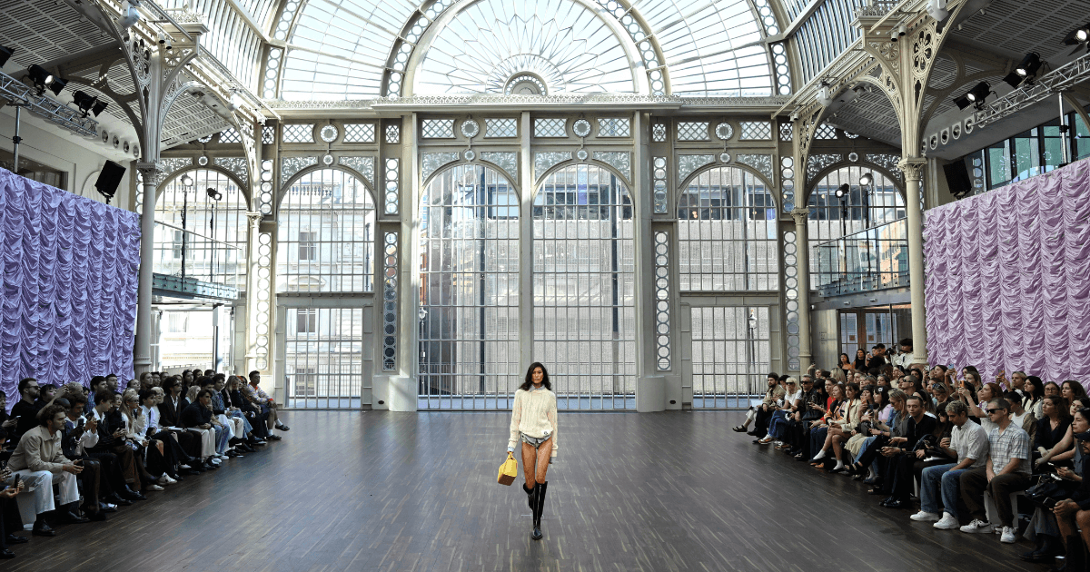 Londra Moda Haftası'nın İlk İki Gününden Bilmeniz Gereken Tüm Önemli Noktalar