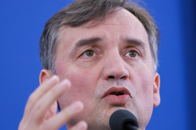 Prokurator wydał postanowienie o przedstawieniu zarzutów i zatrzymaniu Zbigniewa Ziobry