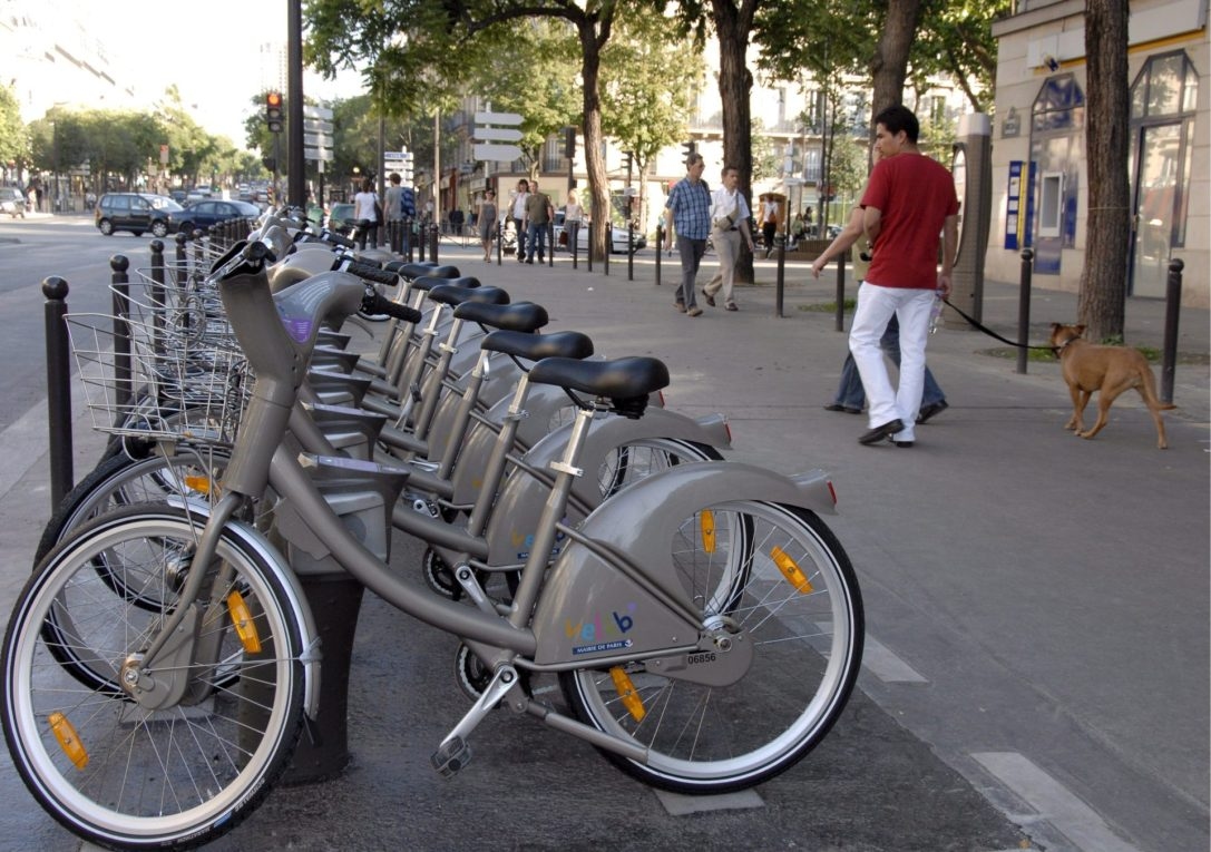 Die Stadt Brüssel wird Elektroroller und Fahrräder in Fußgängerzonen verbieten.