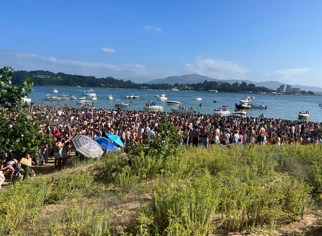 El Puntal, un espacio protegido convertido "en un mierdal" por los botellones