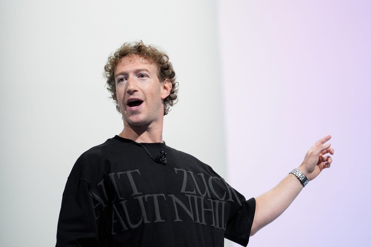 Mark Zuckerberg 41 yaşında: Üniversite yurdundan meta evrenin efendisine