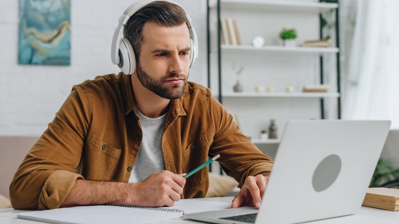 Impulsa tu carrera en mayo: Cursos online gratuitos con certificado en habilidades clave