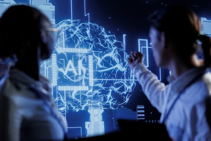 Coursera e Google rafforzano la partnership sull'intelligenza artificiale: nuovi corsi e certificati professionali per padroneggiare le competenze del futuro