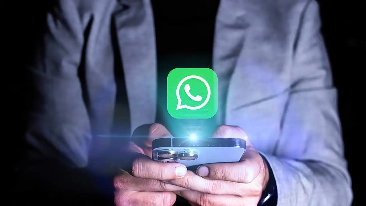 High alert! These WhatsApp messages are trying to steal your money.