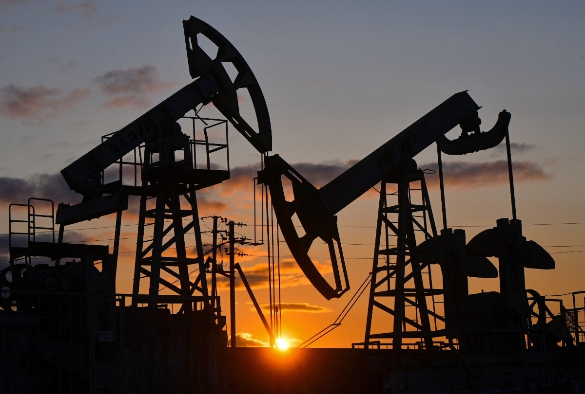 Oil Falls $2 a Barrel on Worries About OPEC+ Supply, US Jobs Data