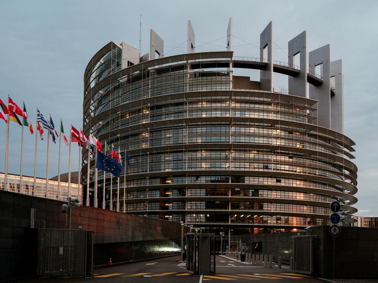 Parlamento Europeo: La competitividad industrial debe combinarse con la acción climática