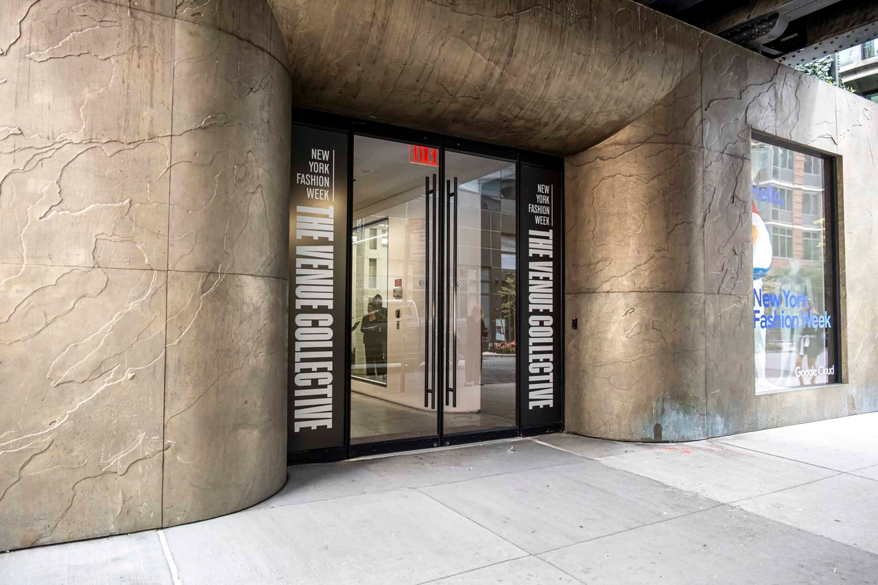 Что за «The Venue Collective» мы продолжали видеть на NYFW?