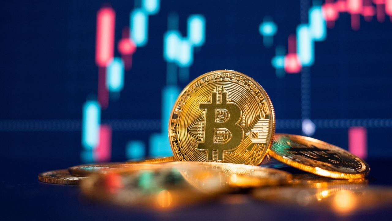 Bitcoin Hits New Highs Daily, but Experts Warn It’s a ‘Crisis Mode’ Rally