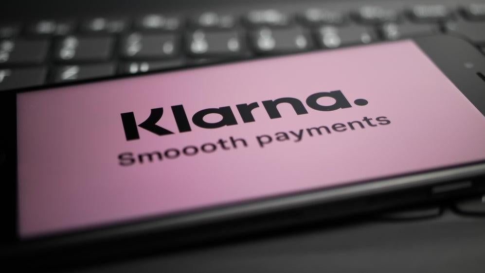 Klarna vuelve a contratar personal humano tras apostar por la IA