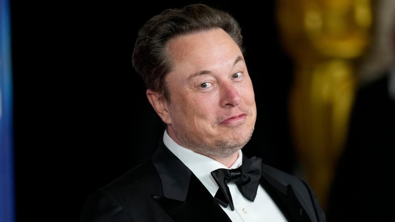 L'intelligenza artificiale "aggiornata" di Elon Musk sta diffondendo propaganda antisemita