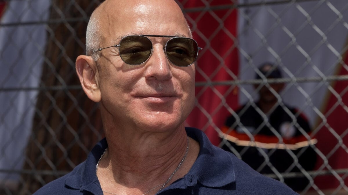 Billionaire Island Where Bezos Lives Lobbies State Gov to Flush Its Poop Down Neighbor Town’s Pipes
