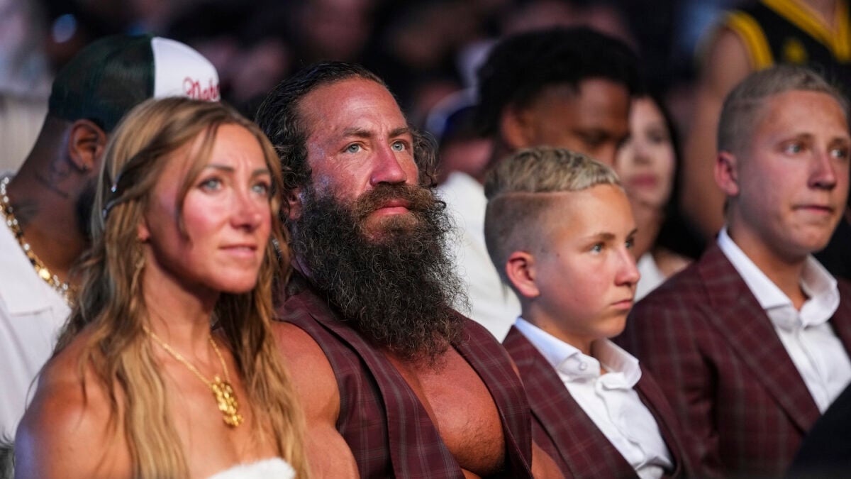 The Liver King, influencer noto per aver mangiato polpette di carne di mucca, arrestato per presunte minacce a Joe Rogan