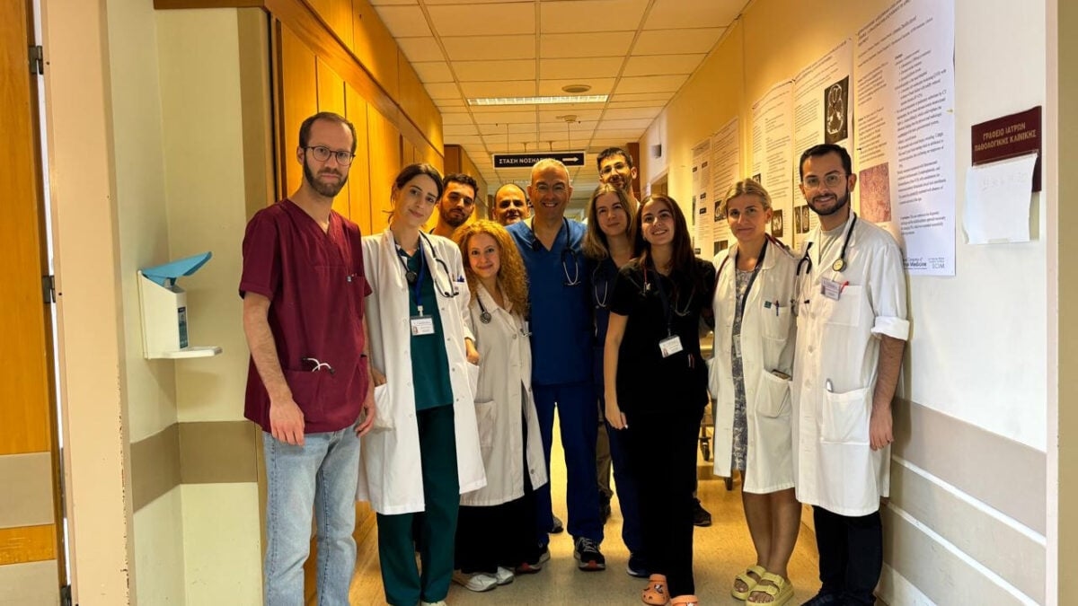 Yapay Zekanın Sırlarını Bilen Yunan Kasaba Doktoru